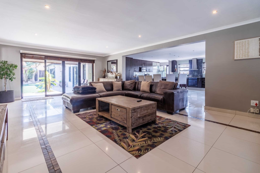 4 Bedroom Property for Sale in Flamingo Vlei Western Cape